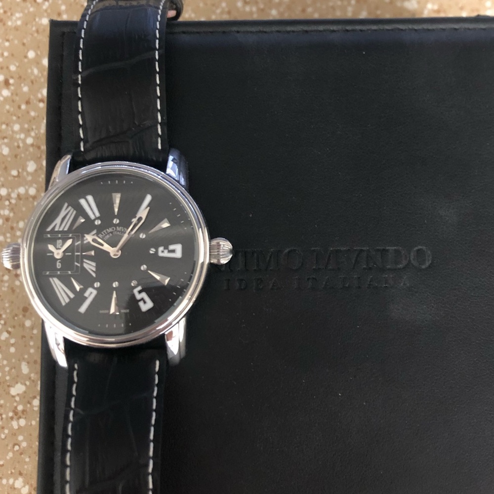 Ritmo Mundo watch